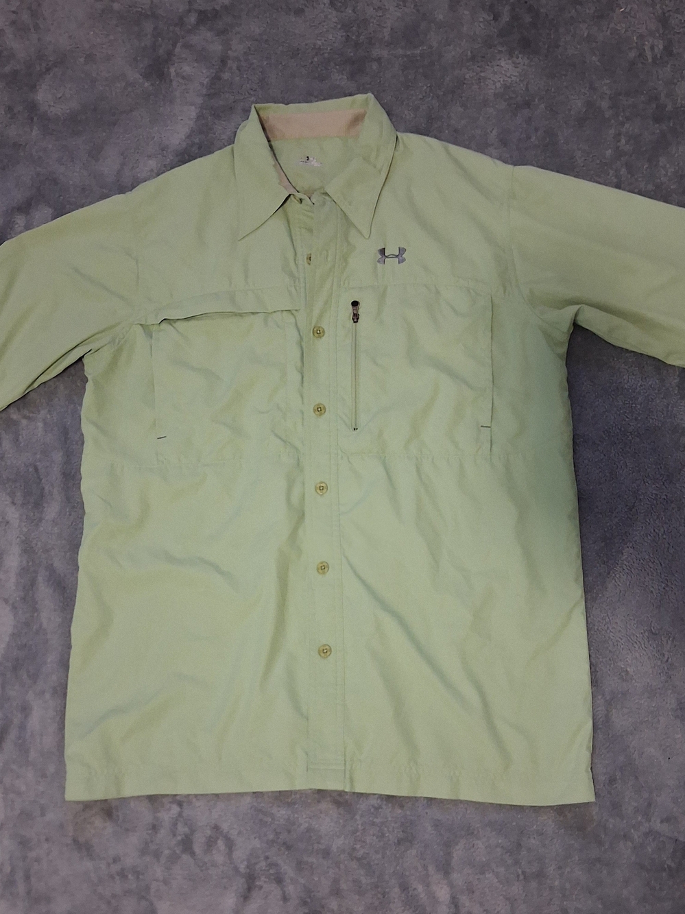 Under Armour Light Green Performance Button-Up Shirt Size Medium Active Outdoor